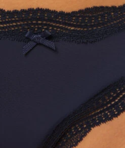 Tanga Bords Dentelle Graphique 8 Tanga Bords Dentelle Graphique -Luxe Lingerie Soldes 647464324 b