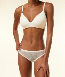 Soutien-gorge Coques Fines Sans Armatures En Microfibre Extensible -Luxe Lingerie Soldes 651721580 c
