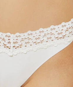 Tanga V-shape En Microfibre Et Dentelle 9 Tanga V-shape En Microfibre Et Dentelle -Luxe Lingerie Soldes 652435301 b