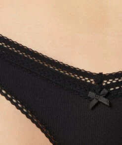 Tanga V-shape Détails Dentelle 8 Tanga V-shape Détails Dentelle -Luxe Lingerie Soldes 652442505 b