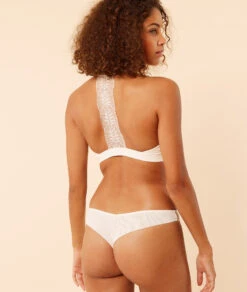 Triangle Sans Armatures En Tulle Brodé 9 Triangle Sans Armatures En Tulle Brodé -Luxe Lingerie Soldes 653094759 c