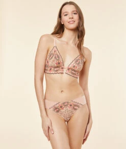 Triangle Sans Armatures En Dentelle 7 Triangle Sans Armatures En Dentelle -Luxe Lingerie Soldes 653830194 6