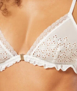 Triangle Sans Armatures Broderie Anglaise 8 Triangle Sans Armatures Broderie Anglaise -Luxe Lingerie Soldes 653911780 b