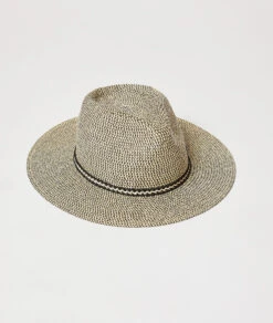 Chapeau -Luxe Lingerie Soldes 653965505 c